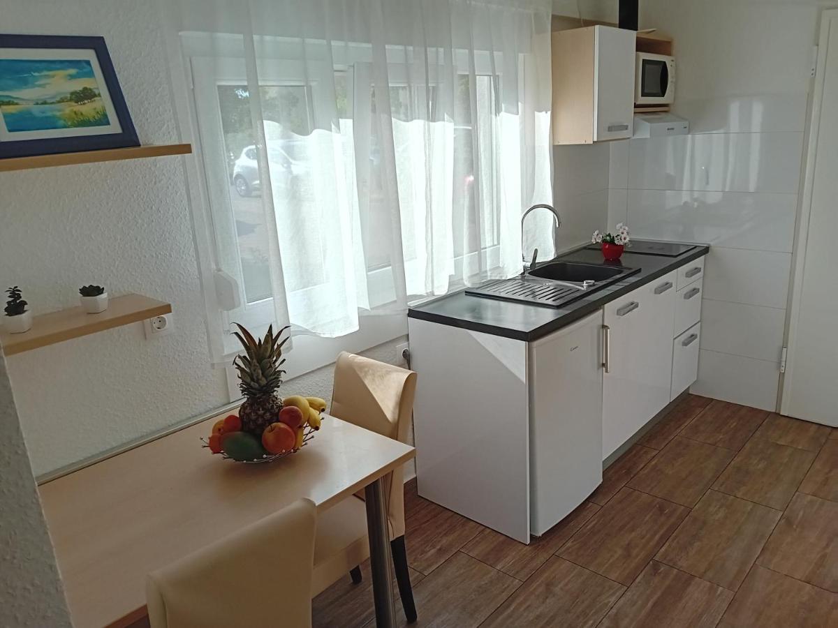 Apartment Nikol Pula Exterior foto